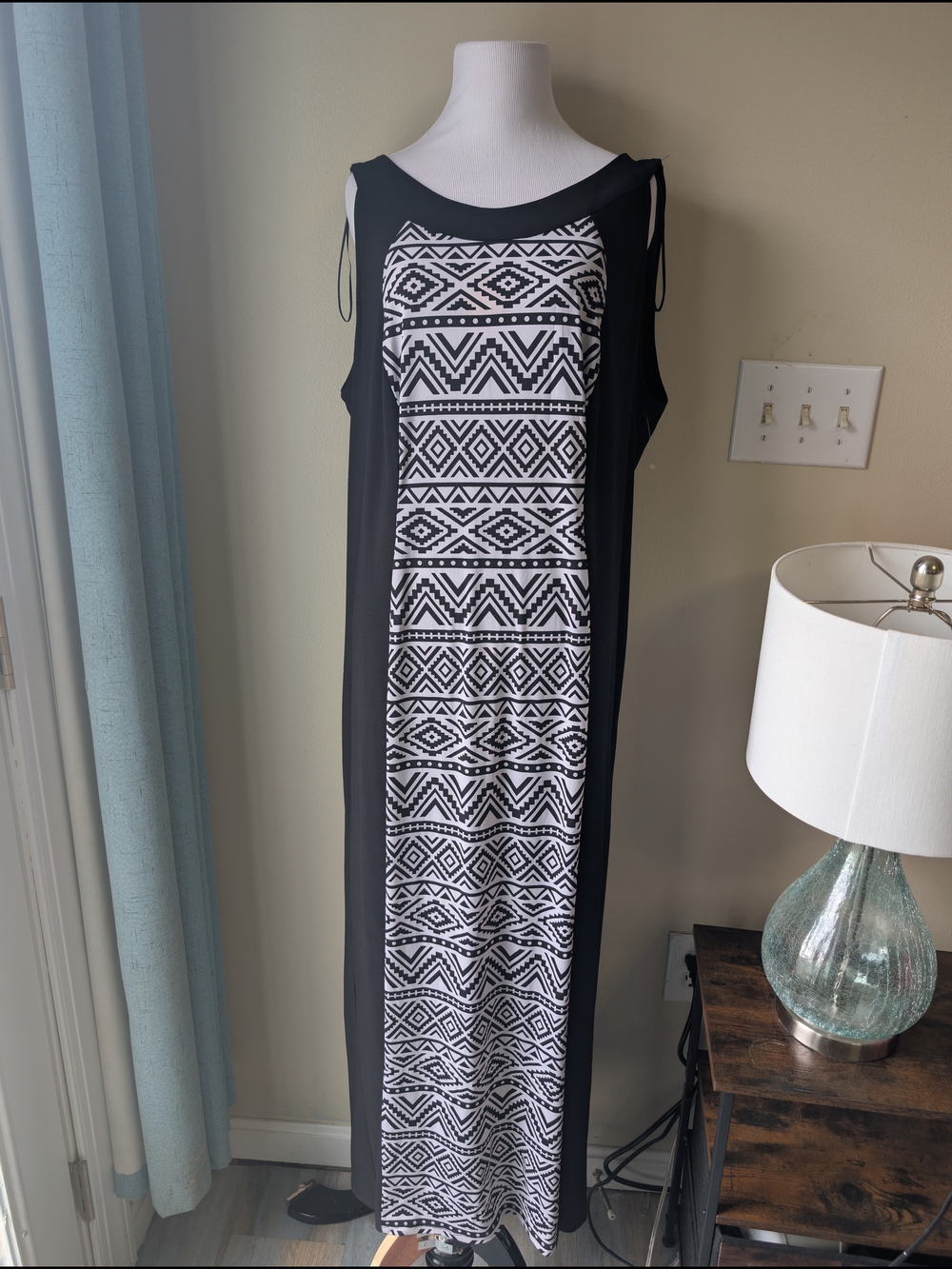 R&M Richards Tribal Black and White Maxi Dress Vacation Summer
